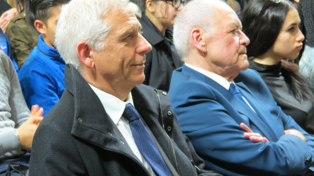 MM. Cathala, maire, et Daydie, IA-Daasen 94, assis lors de la remise des prix