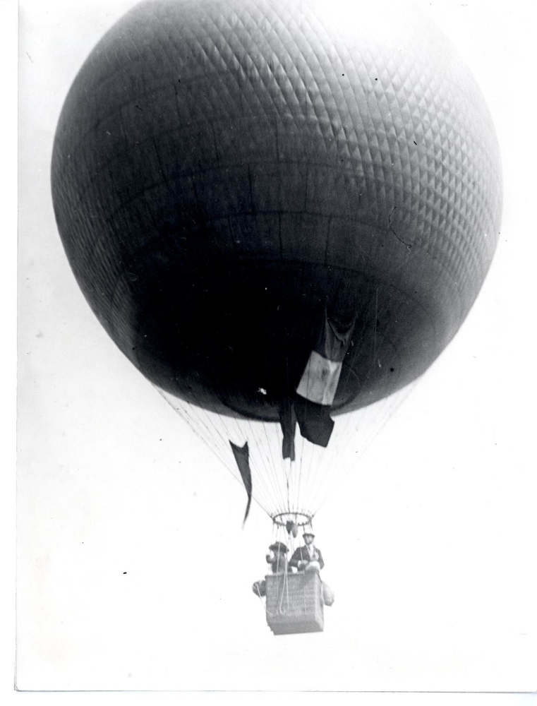 Ascension d’une montgolfière, 1910, Médiathèque de Roubaix