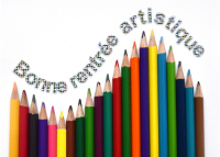 Bonne rentrée artistique - 21 crayons de couleur alignés en vague