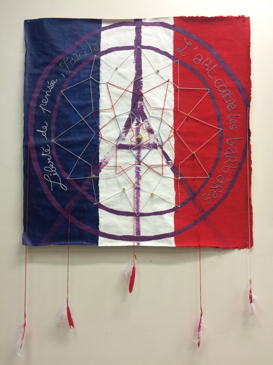 Drapeau français : tour Eiffel-Non-Violence, Liberté de pensée, laïcité, l’art contre les barbares