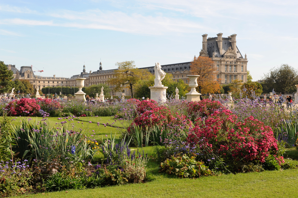 Le jardin des Tuileries et le pavillon de Flore