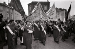 Défilé des ouvrières de Grandin en grève, Montreuil, 1975. Jacques Marie, Mémoires d’Humanité, AD 93